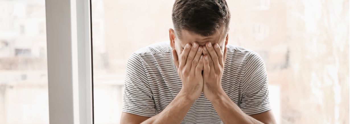 ¿Qué rol juega el estrés en la caída capilar? | Implantpel