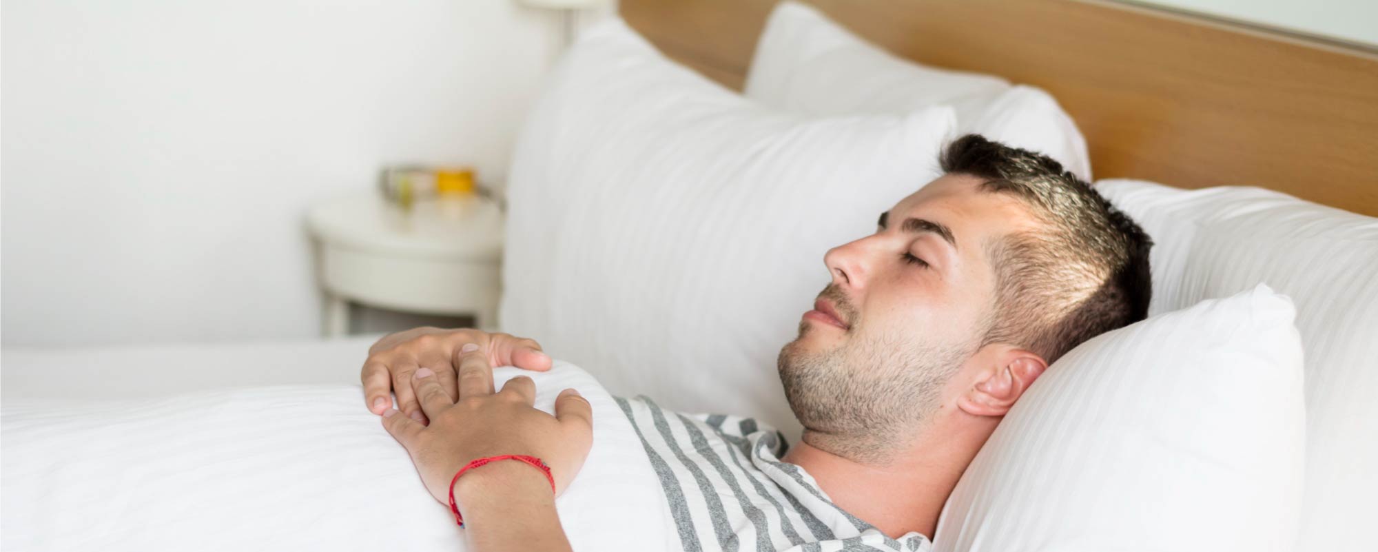 ¿Cómo dormir después de un trasplante de Cabello? | Implantpel